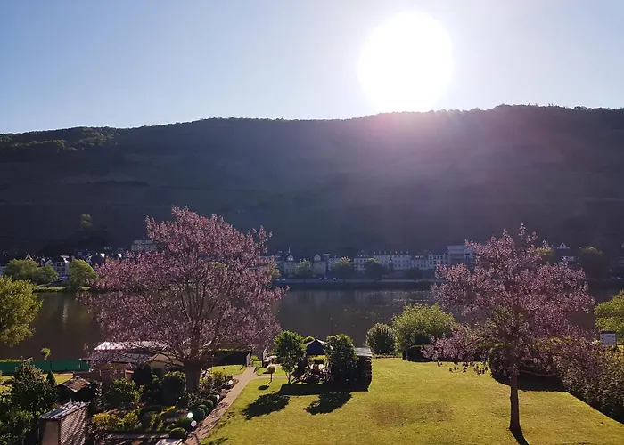 Zum Blauglockenbaum *